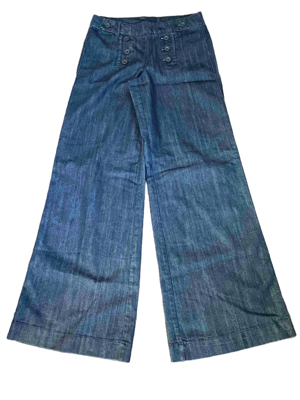 Jeans with a 6 button accents
